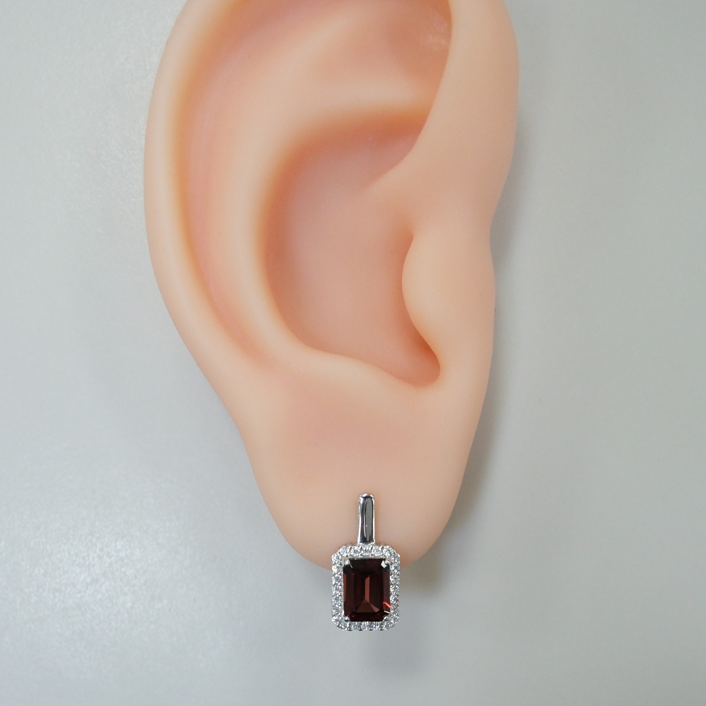 Серебряные серьги с гранатами